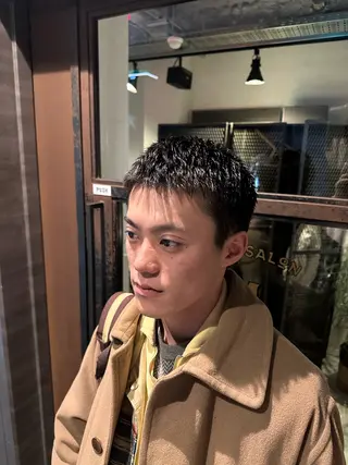 ショート パーマ メンズ 俵 知広のヘアスタイル