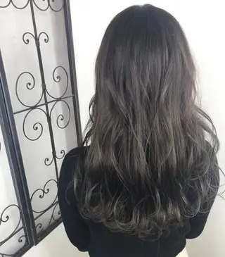 セミロング カラー AVANCE 長尾 尚悟のヘアスタイル