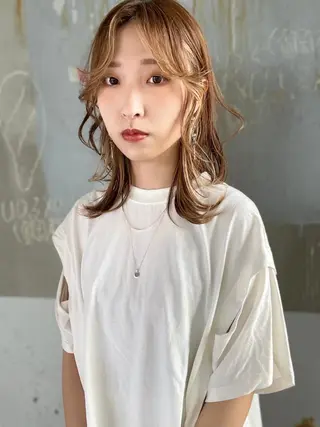 ミディアム カラー wakana / くびれカットのヘアスタイル