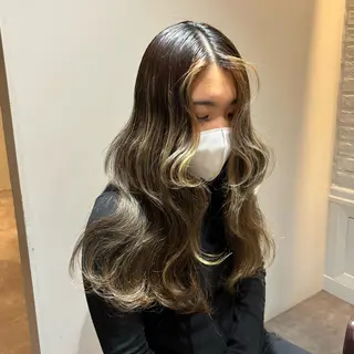 ロング カラー ヘアアレンジ 岩切 美海のヘアスタイル