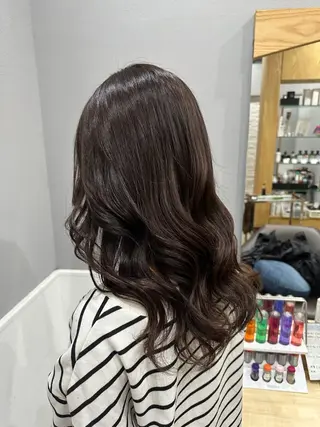 ミディアム miloc MOMOKAのヘアスタイル
