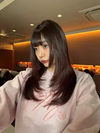 ロング カラー レイヤーカット 透明感カラーのヘアスタイル