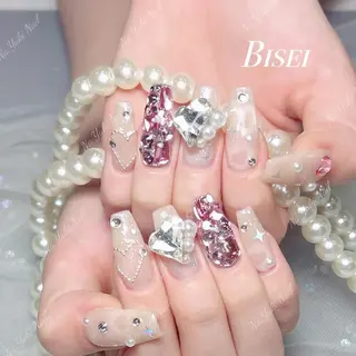 ネイル 🦋 Queenieのネイルデザイン