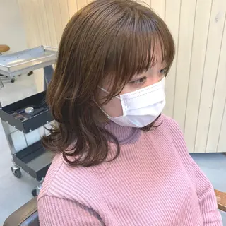 ミディアム カラー 綿貫 美雪のヘアスタイル