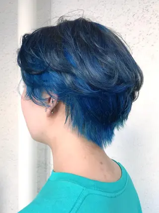 ショート カラー 岩谷/ブリーチ 🪽透明感カラーのヘアスタイル