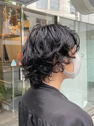 ミディアム パーマ メンズ ウルフ/レイヤー/ ブリーチ/牧原歩夢のヘアスタイル