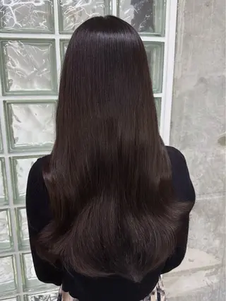 カラー 秋永 鈴のヘアスタイル