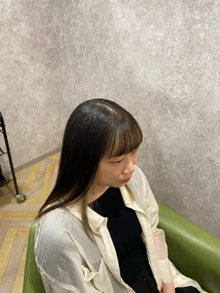 ミディアム 阪急箕面駅 艶カラー/縮毛矯正のヘアスタイル