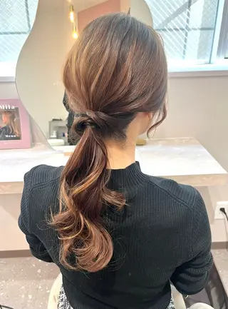 セミロング ヘアアレンジ Mila Akariのヘアスタイル