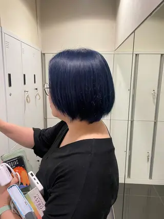 ショート カラー ハイトーン/レイヤー 似合わせ・ユキノのヘアスタイル