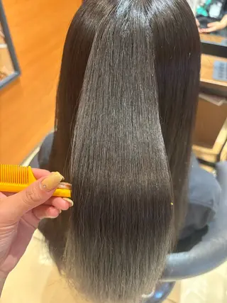 ロング 🫧いお/透明感艶 カラー/縮毛矯正🫧のヘアスタイル