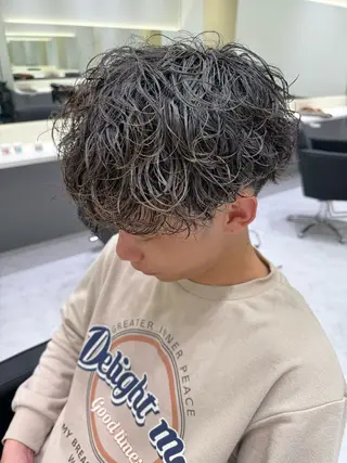 パーマ メンズ ウォーレントリコミ ニューヨーク所属・メンズパーマ特化 北爪のヘアスタイル