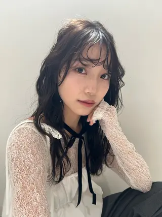 セミロング カラー 透けるベージュ/ 艶カラー♡のヘアスタイル