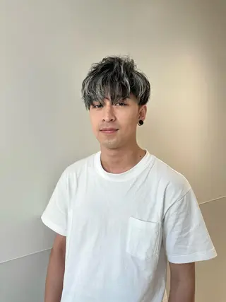 ショート カラー パーマ ヘアアレンジ メンズ キッズ ネイル マツエク・マツパ アイブロウ 切りっぱなしヘアボブ ミディアムヘアRYOのヘアスタイル