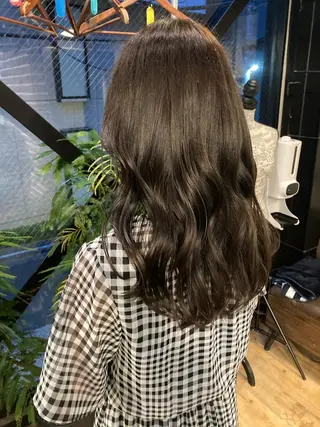 セミロング ✨色持ちの良い艶 カラー✨蟹江真世のヘアスタイル