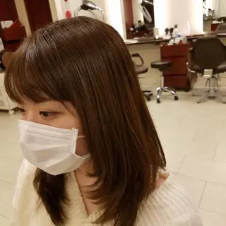 セミロング 麻里 杏彩のヘアスタイル