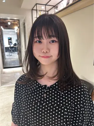 セミロング 暖色カラー 奥村陽花のヘアスタイル