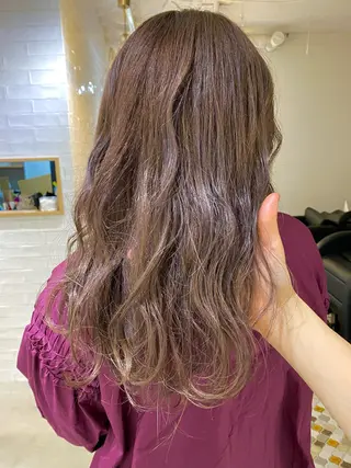 カラー 大形 誉のヘアスタイル