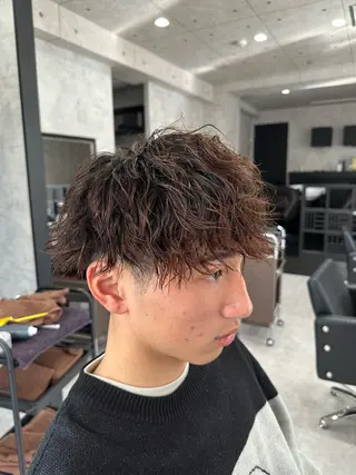 ショート パーマ メンズ ユウ🪄 パーマ指名No1のヘアスタイル