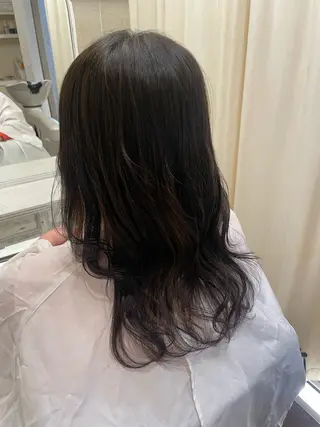 ロング 伊藤 未奈のヘアスタイル