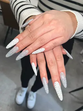 ネイル 小栗 明香のネイルデザイン