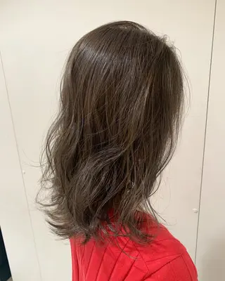 カラー 山口 莉奈のヘアスタイル