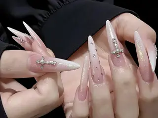 ネイル MoreGlam 新宿東口店のネイルデザイン