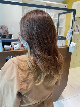 セミロング カラー ウルフカット ハッシュカット/七海のヘアスタイル