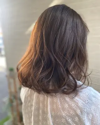 ミディアム 加藤 実穂のヘアスタイル