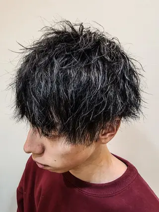 メンズ カラー パーマ ショート 特殊パーマ 片山恭兵のヘアスタイル
