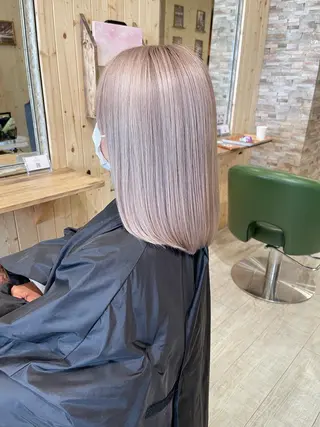 ミディアム カラー FoibyBelle ﾌｫﾜﾊﾞｲﾍﾞﾙのヘアスタイル