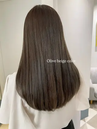 ロング 成岡 愛美のヘアスタイル