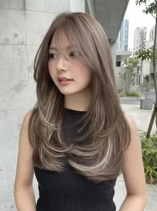 ロング 透明感カラー/レイヤ ーカット/Maoのヘアスタイル