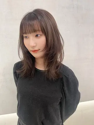 セミロング yura /レイヤーカットのヘアスタイル