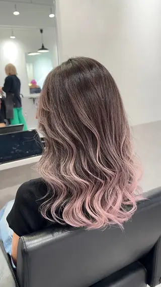 カラー Hina‪🔆‬ CIERA南船場のヘアスタイル