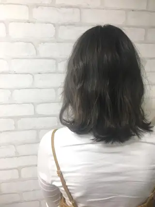 セミロング 髪質改善×レイヤー 高嶋のヘアスタイル