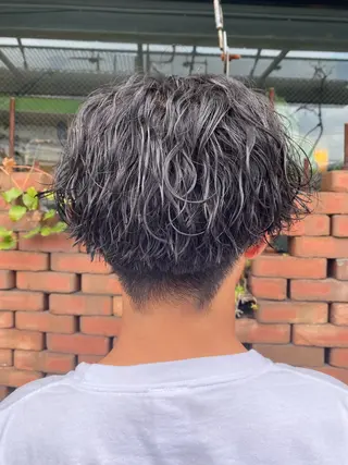 ミディアム auRa  【大宮】 上形 龍也のヘアスタイル