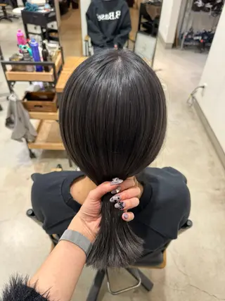 ミディアム カラー 堀越 美羽のヘアスタイル