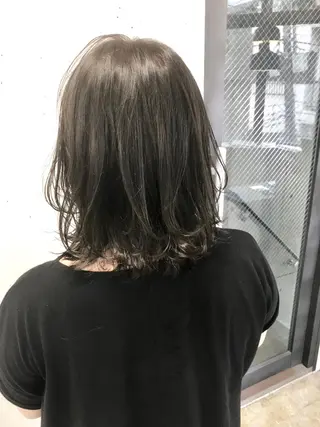 ミディアム 新井 広樹のヘアスタイル