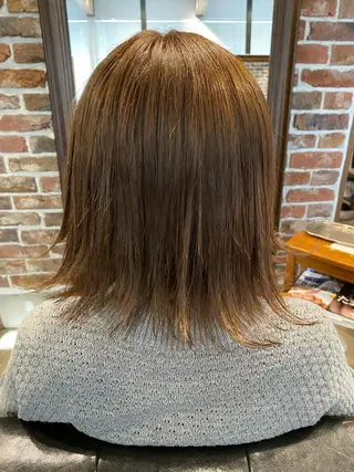 ショート カラー 沖田 舞衣のヘアスタイル