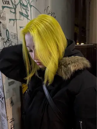 カラー 寺崎 由衣のヘアスタイル