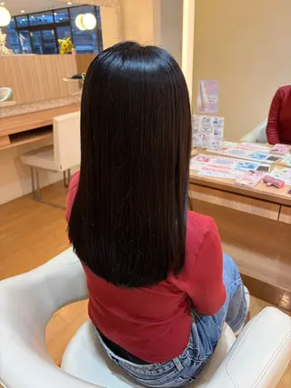 ロング 岡 愛梨のヘアスタイル