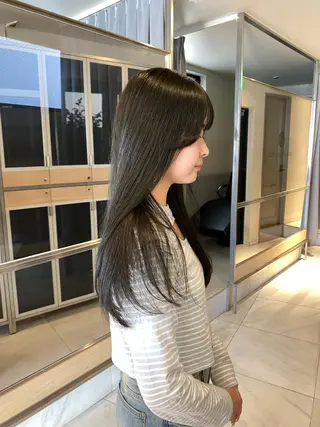 ロング カラー 艶髪/ダークトーン 🩶丸山日向のヘアスタイル