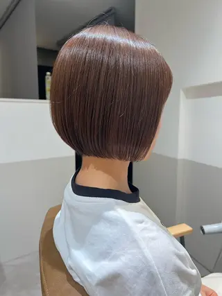 ショート 顔まわりカラー特化 赤津百合絵のヘアスタイル