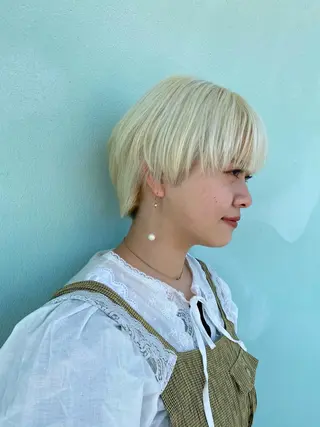 ショート カラー 初ブリーチOK✨ ハイトーン稲吉菜々美のヘアスタイル