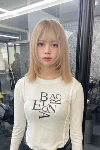 ミディアム カラー Ria OSAKA 梅田所属・マリカ🦋韓国 ハイトーン/エクステのヘアスタイル