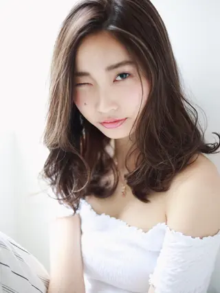 ロング パーマ アンブレラカラー💫 フェイスフレーミングのヘアスタイル