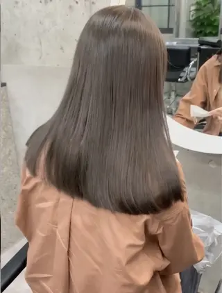 カラー 菊地 万佐久のヘアスタイル