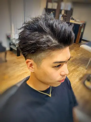 ショート パーマ メンズ 二本木 秀成のヘアスタイル