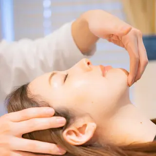 小顔矯正/姿勢矯正 美容整体師　野口杏太のエステ・リラクイメージ